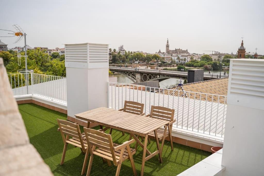 Apartmán Optimus Corazon De Triana Sevilla Exteriér fotografie
